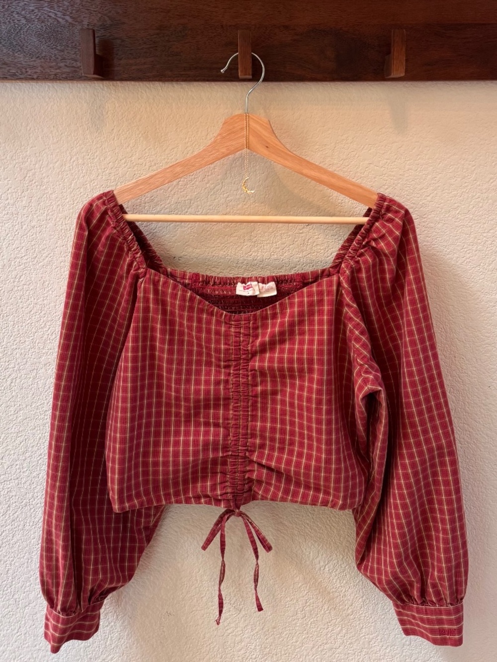 Levi's Devin Red Plaid Puff Sleeve Cropped Peasant Blouse Smocked Back M
